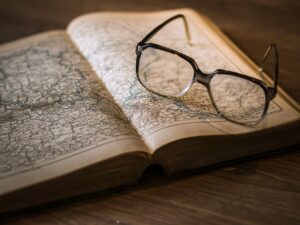 「計る」「測る」「図る」「量る」の違いと使い分け【漢字選びに迷わない完全ガイド】 | ことばノート